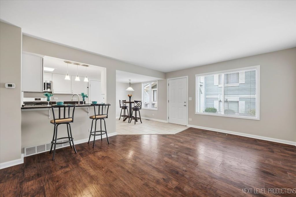 2s759 Winchester Circle 2, Warrenville, IL 60555 — photo 5