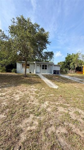 530 Mentone Rd, Lake Worth, FL 33462