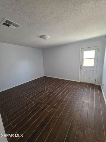 5640 RICK HUSBAND Drive, El Paso, TX 79934