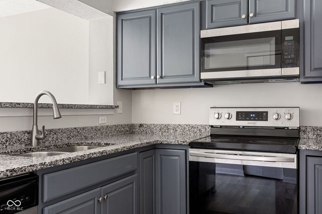 5187 Pin Oak Drive, Indianapolis, IN 46254