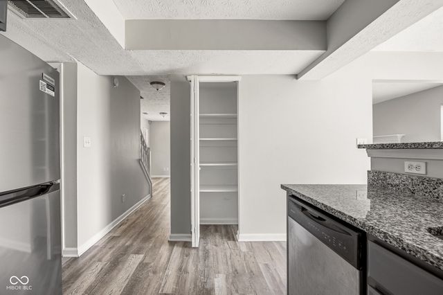 5187 Pin Oak Drive, Indianapolis, IN 46254