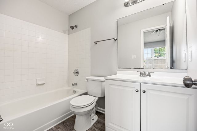 5187 Pin Oak Drive, Indianapolis, IN 46254