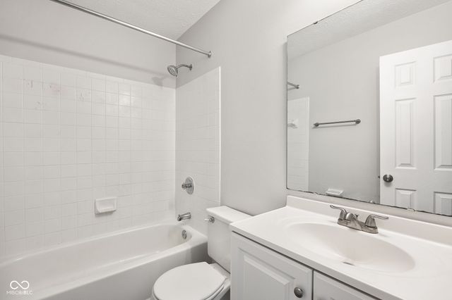 5187 Pin Oak Drive, Indianapolis, IN 46254