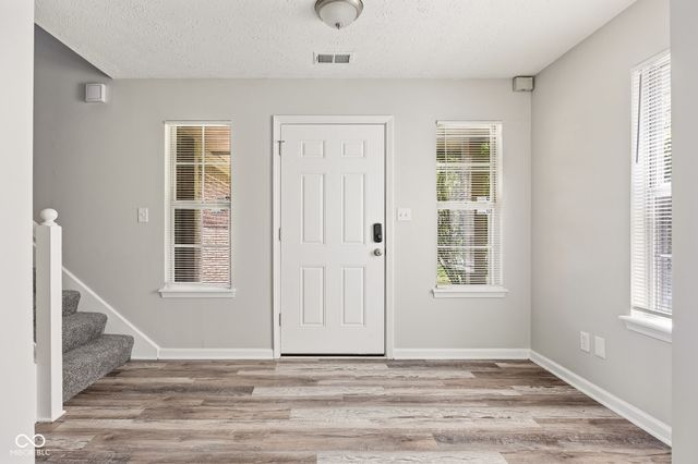 5187 Pin Oak Drive, Indianapolis, IN 46254