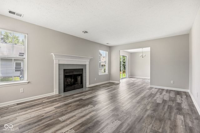 5187 Pin Oak Drive, Indianapolis, IN 46254