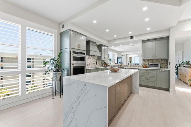 2 15TH AVENUE 401, Indian Rocks Beach, FL 33785