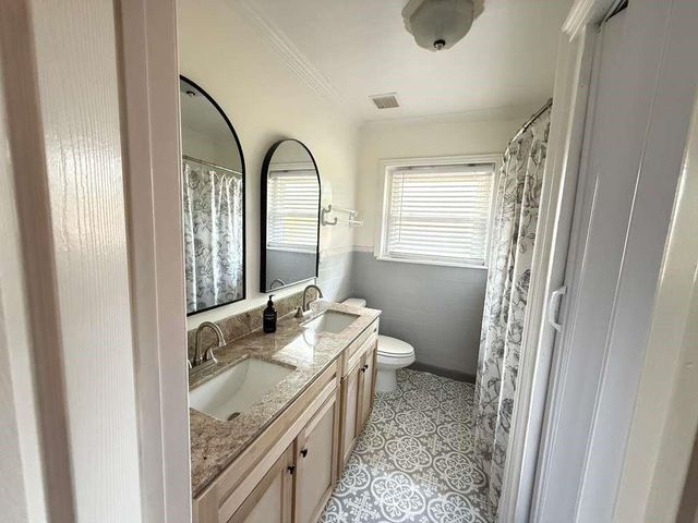 6833 Bellaire Boulevard, Houston, TX 77074