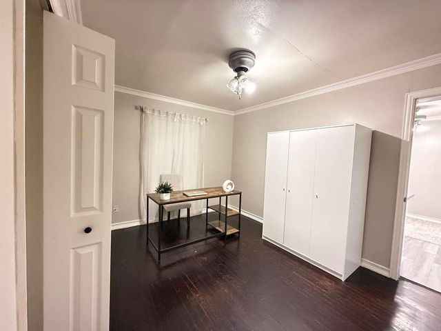 6833 Bellaire Boulevard, Houston, TX 77074
