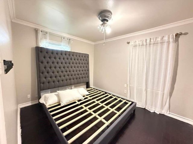 6833 Bellaire Boulevard, Houston, TX 77074