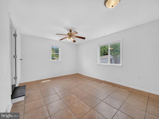 8217 DUNDALK AVE, Dundalk, MD 21222