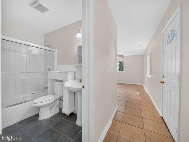 8217 DUNDALK AVE, Dundalk, MD 21222
