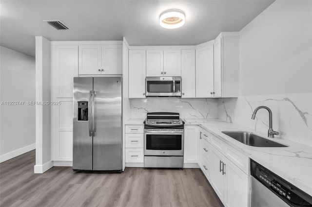 648 South Dr, Miami Springs, FL 33166