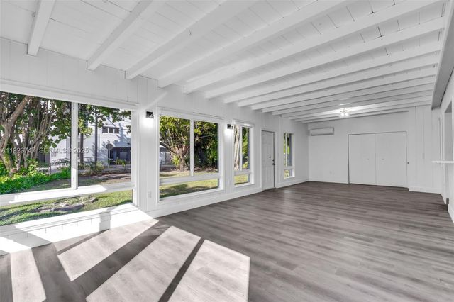 648 South Dr, Miami Springs, FL 33166