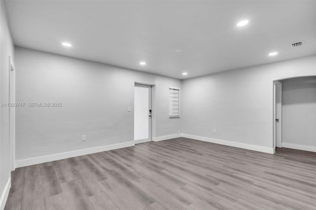 648 South Dr, Miami Springs, FL 33166