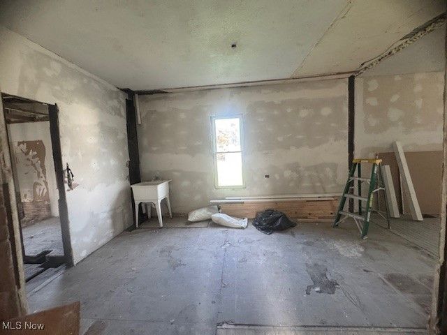 823 Richards Avenue, Ashtabula, OH 44004