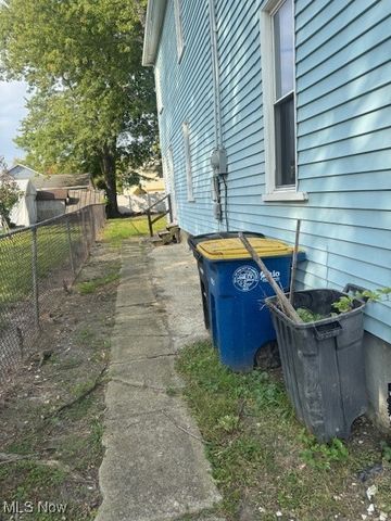 823 Richards Avenue, Ashtabula, OH 44004