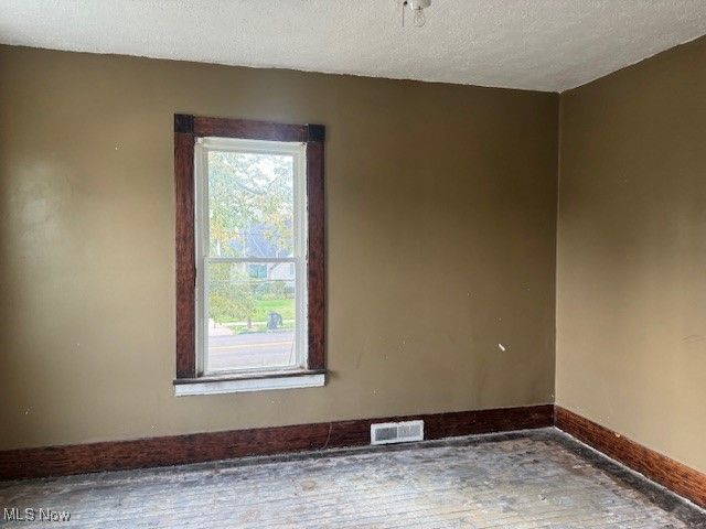 823 Richards Avenue, Ashtabula, OH 44004