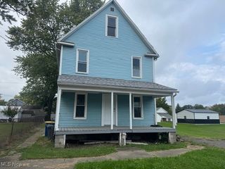 823 Richards Avenue, Ashtabula, OH 44004