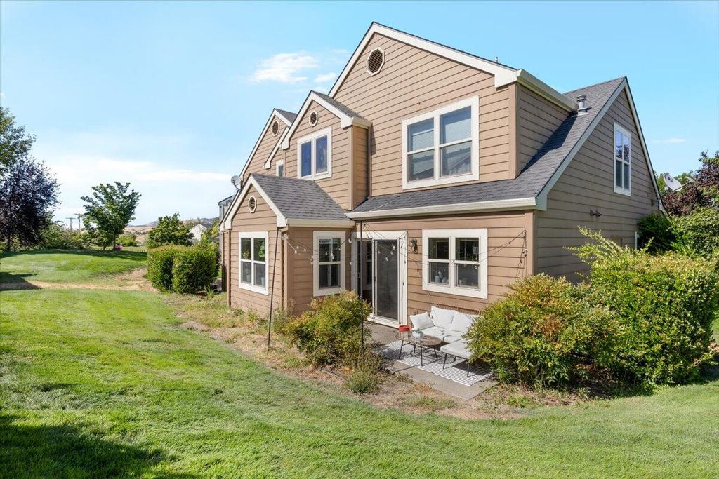 63 Crocker Street, Ashland, OR 97520