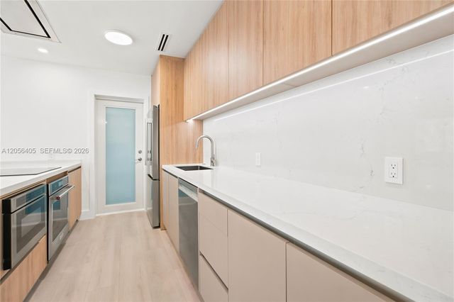 260 Sunrise Drive E E, Key Biscayne, FL 33149