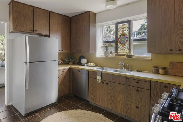 2502 Armstrong Avenue, Los Angeles, CA 90039