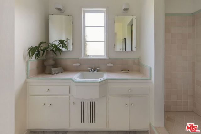 2502 Armstrong Avenue, Los Angeles, CA 90039