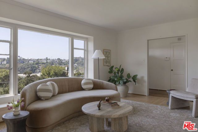 2502 Armstrong Avenue, Los Angeles, CA 90039