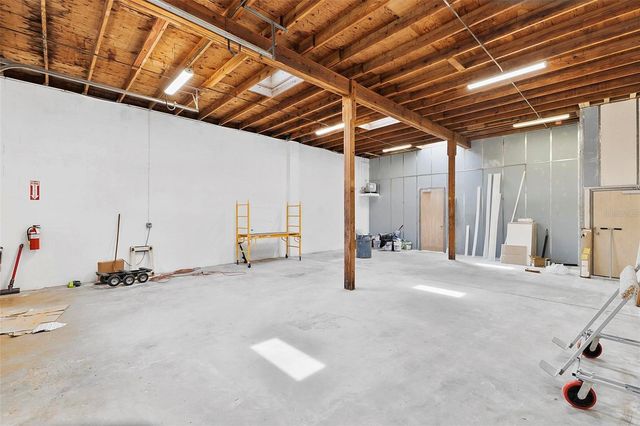 318 N CAUSEWAY, New Smyrna Beach, FL 32169