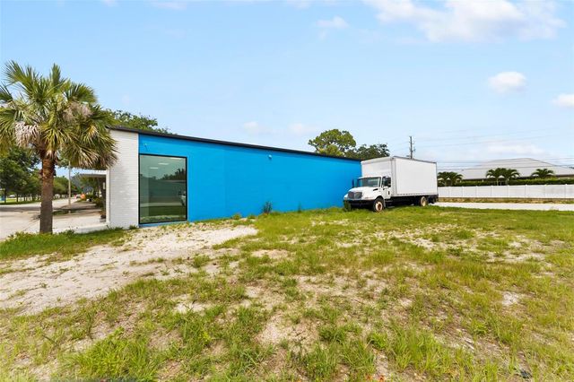 318 N CAUSEWAY, New Smyrna Beach, FL 32169