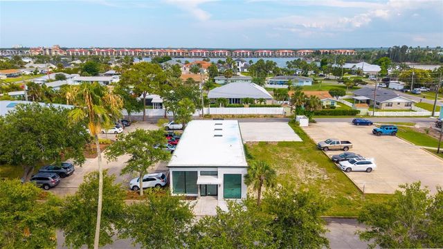 318 N CAUSEWAY, New Smyrna Beach, FL 32169