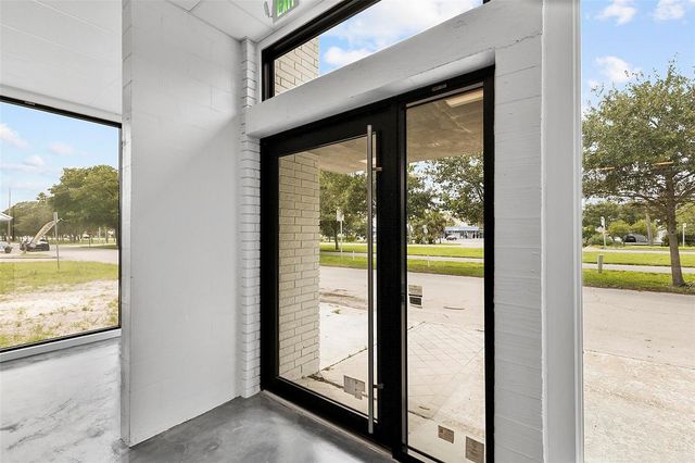 318 N CAUSEWAY, New Smyrna Beach, FL 32169