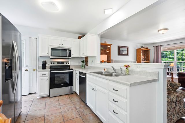 2248 Dewey Dr, Spring Hill, TN 37174