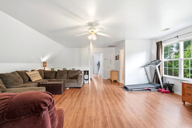 2248 Dewey Dr, Spring Hill, TN 37174