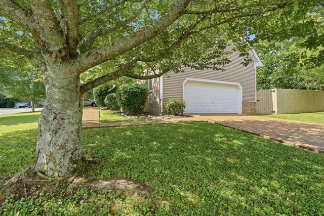 2248 Dewey Dr, Spring Hill, TN 37174