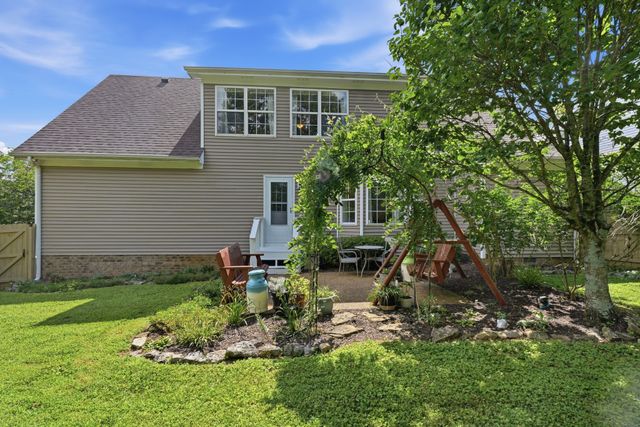 2248 Dewey Dr, Spring Hill, TN 37174