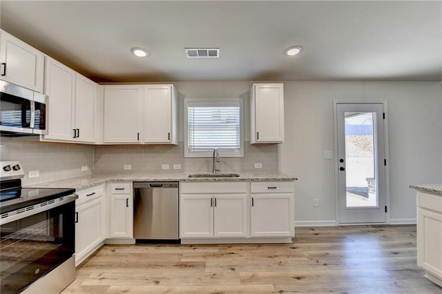 646 Rodeo Drive, Auburn, GA 30011