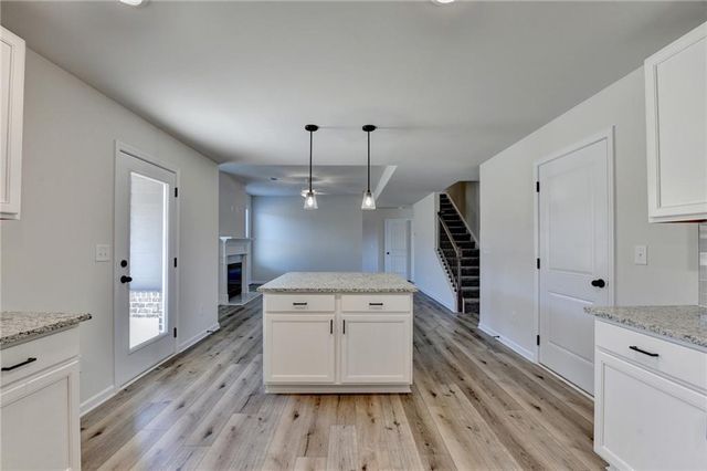 646 Rodeo Drive, Auburn, GA 30011