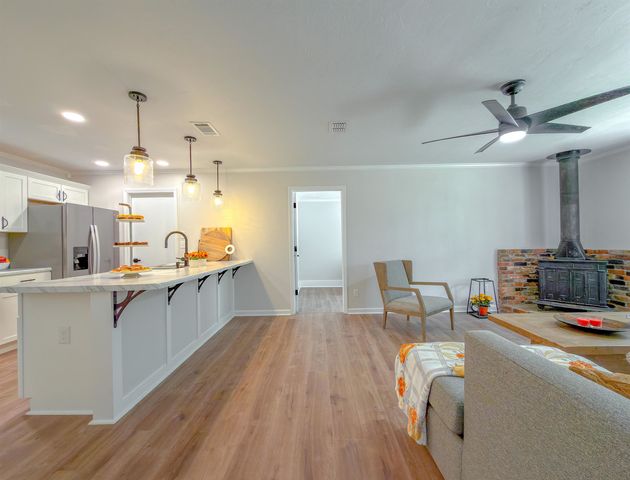 703 NE 3Rd Street, Havana, FL 32333