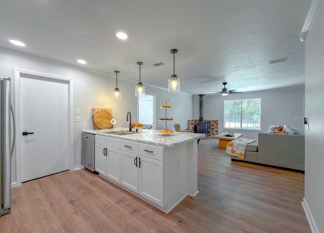 703 NE 3Rd Street, Havana, FL 32333