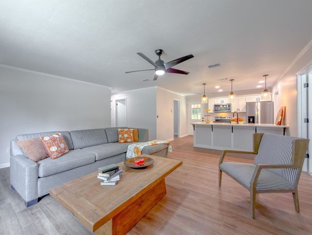 703 NE 3Rd Street, Havana, FL 32333