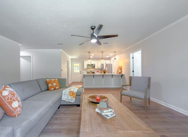 703 NE 3Rd Street, Havana, FL 32333