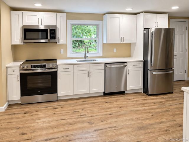 182 Frowein Road, Center Moriches, NY 11934