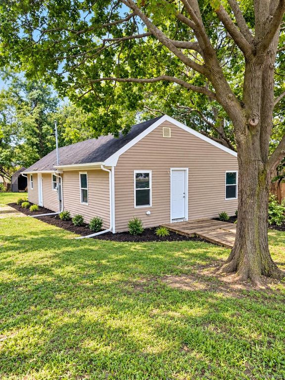 182 Frowein Road, Center Moriches, NY 11934