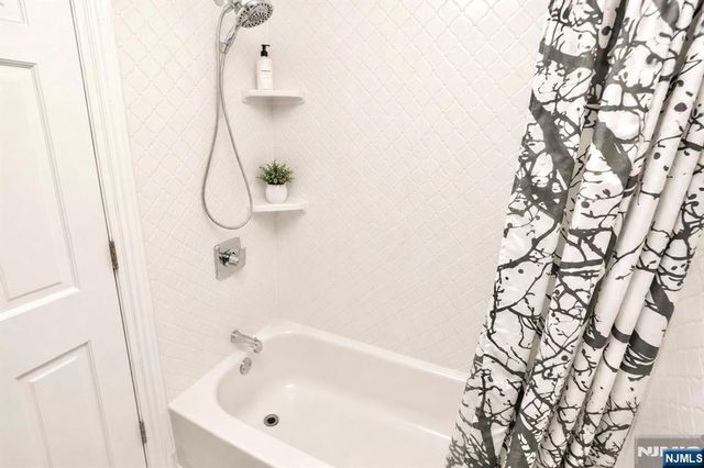 11 Insley Avenue, Rutherford, NJ 07070