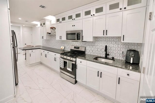 11 Insley Avenue, Rutherford, NJ 07070