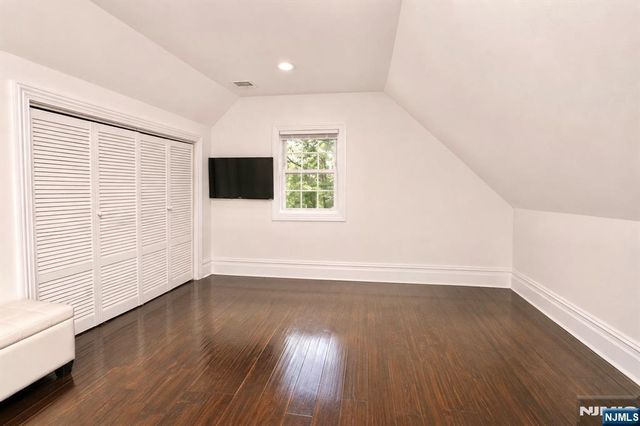 11 Insley Avenue, Rutherford, NJ 07070