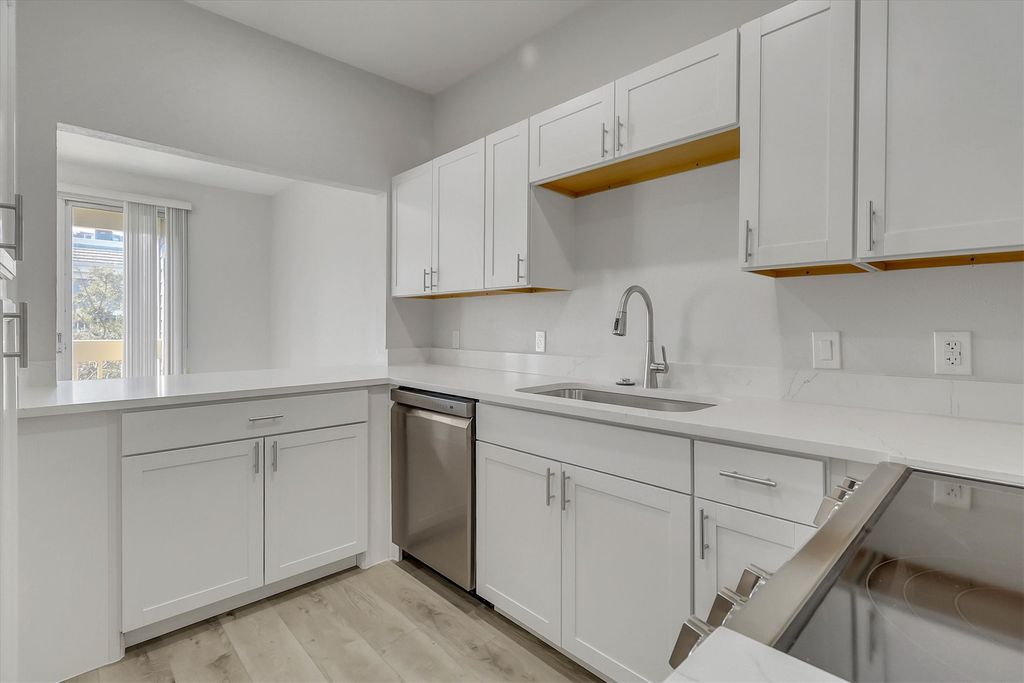 5310 Keller Springs Road 135, Dallas, TX 75248