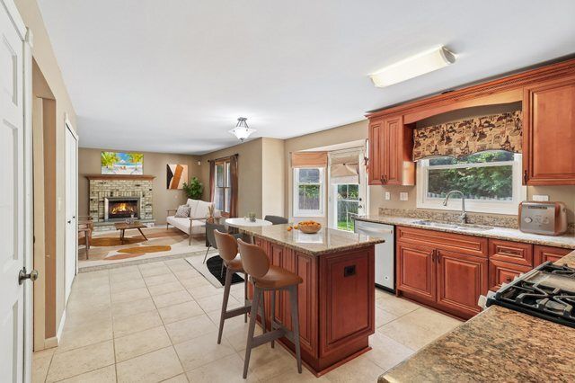 322 Chesapeake Lane, Bloomingdale, IL 60108