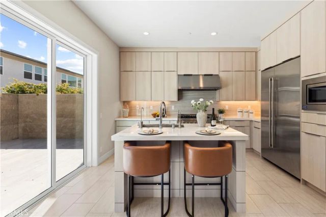 200 Longden, Lake Forest, CA 92630
