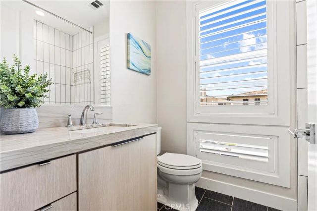200 Longden, Lake Forest, CA 92630